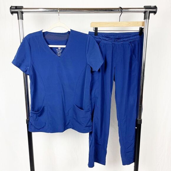 Willow petite Scrubs set Willow Brook small top medium bottom - Picture 1 of 5